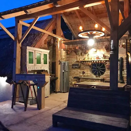 200 Eves Vendeghaz Сasa de vacaciones