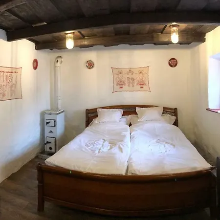 200 Eves Vendeghaz Holiday home Balatonalmadi